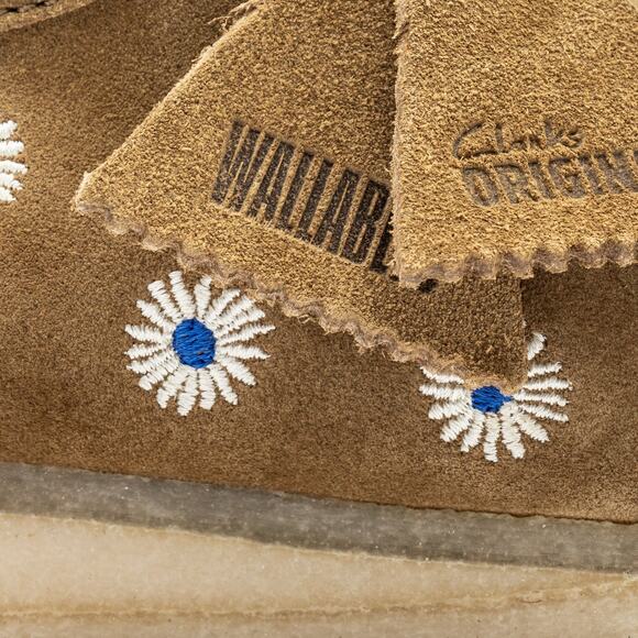 CLARKS Dark Olive Embroidered Suede Wallabees Size 11.5W New in Box MSRP $195 main image 10